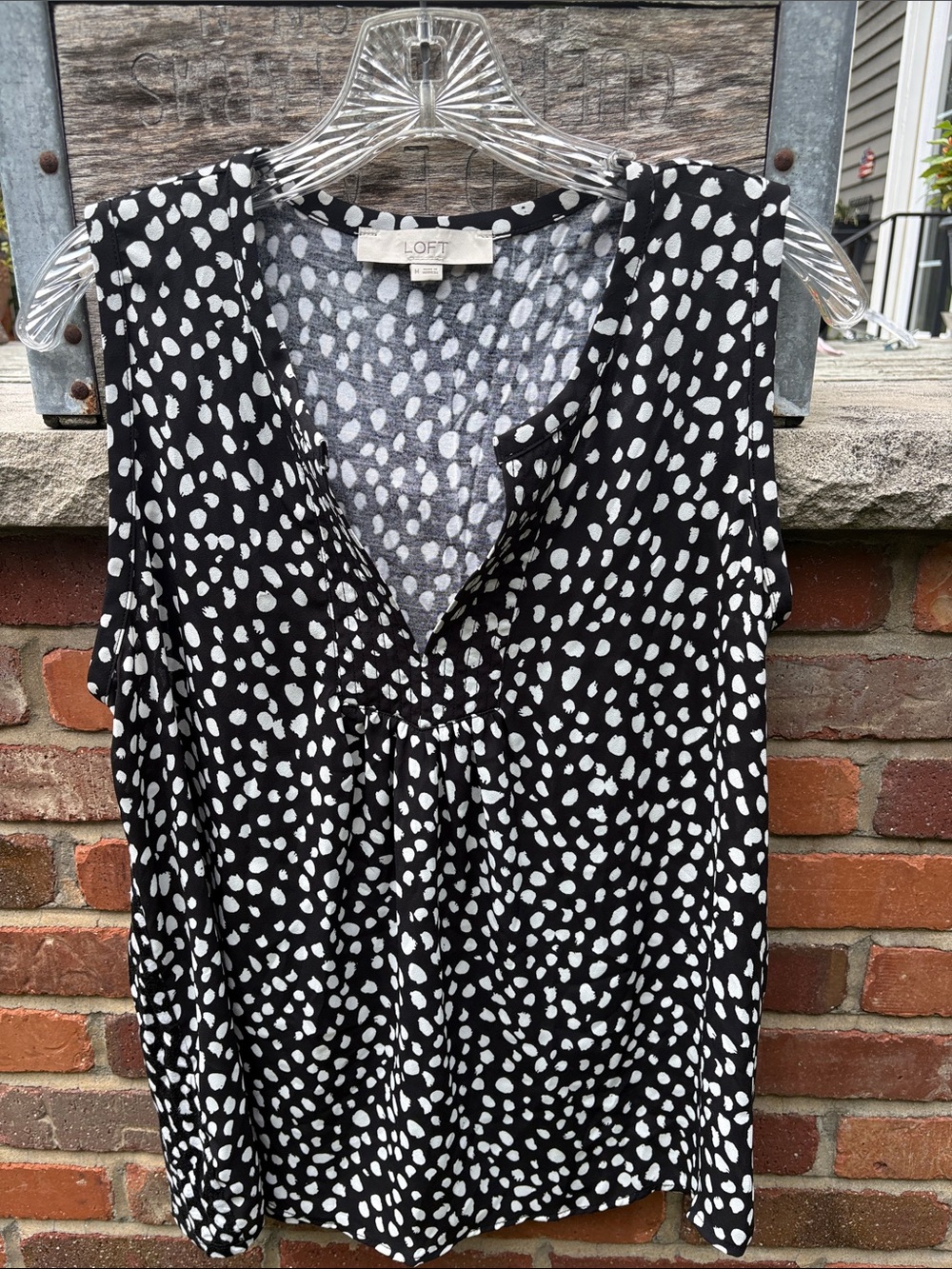 LOFT Black White Sleeveless V-Neck Dotted Print Top-Size M